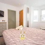 Affleck Retreat 3 - Sja Stays - Modern 1 Bed Apartment