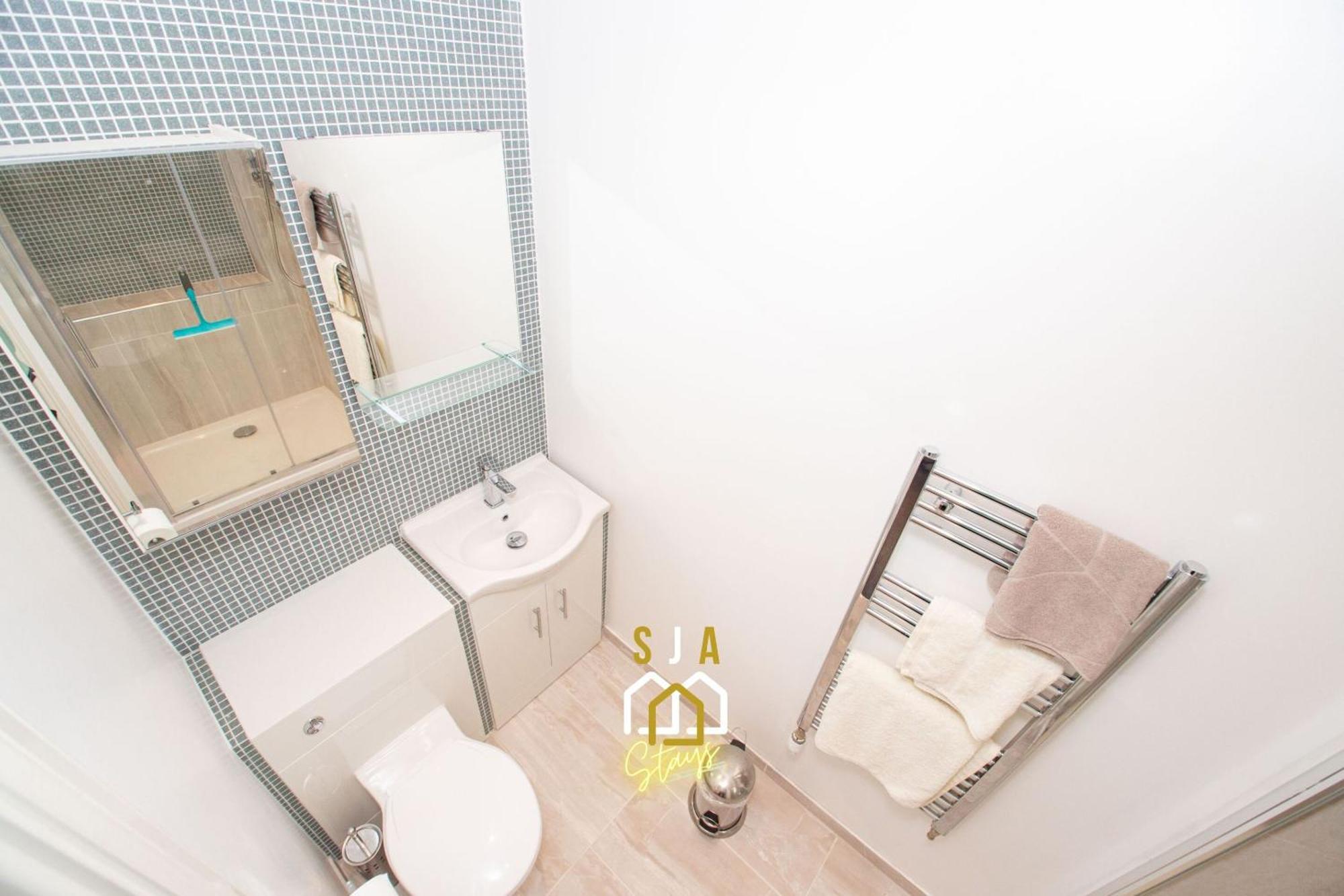 Affleck Retreat 3 - Sja - Modern 1 Bed Apartment Aberdeen